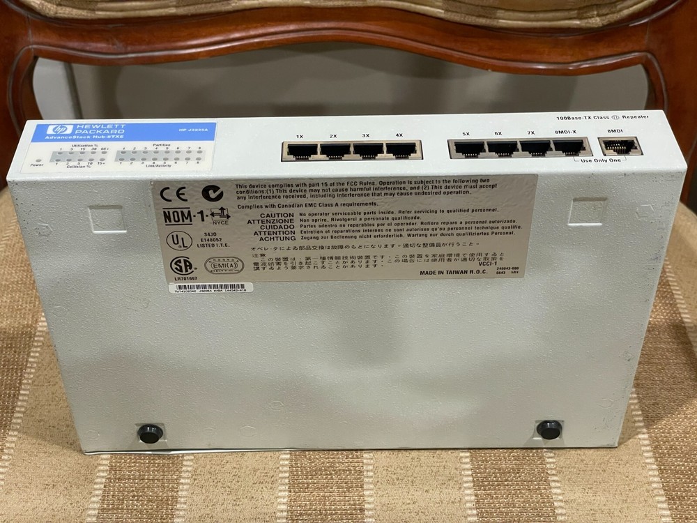 HP Advance Stack Hub-8TXE 100 Base-TX Class II Repeater Model HPJ3235A