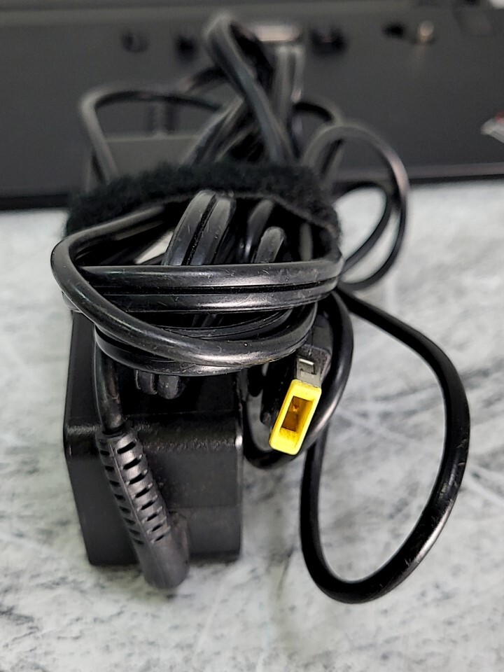 Lenovo 40A2 Laptop Docking Station SEE NOTES