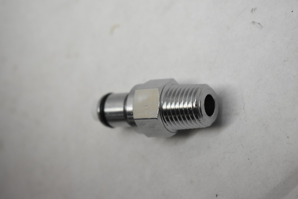 MSC LCD Coupling Insert Pipe Thread 1/4 NPT Shut-Off Fitting Silver Coupler