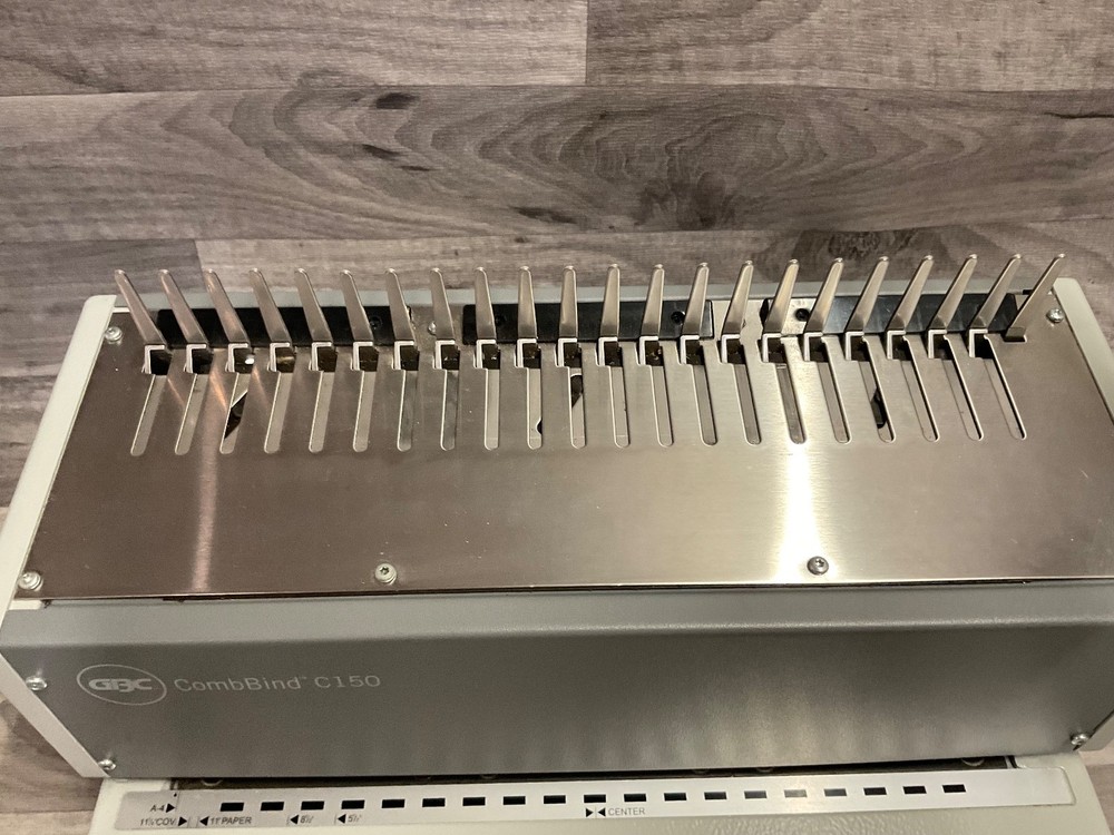 GBC CombBind C150 Heavy Duty Comb Binding Machine - EXCELLENT Condition