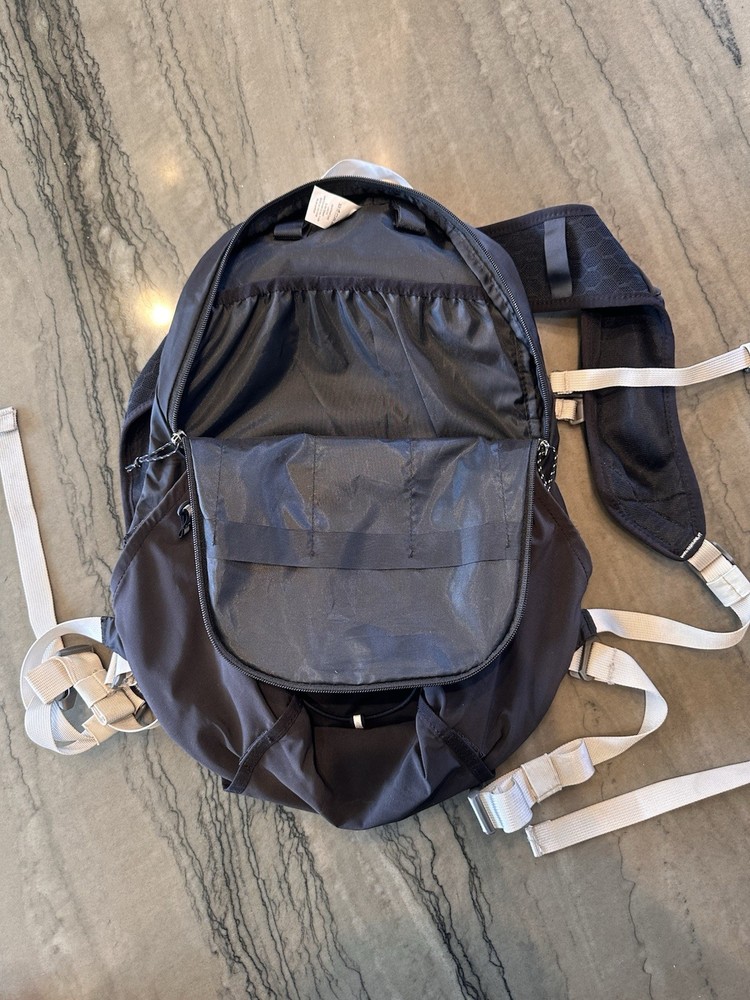 Nathan Crossover 10L Hydration Pack with Nathan Peak Hydration Waist Pack