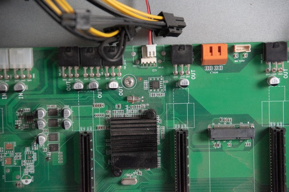 8 GPU Crypto Mining Rig 2000W PSU No GPUs Closed Case Intel Processor 4GB RAM