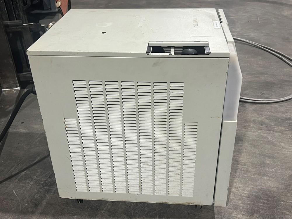 USED NESLAB Merlin M100 Chiller