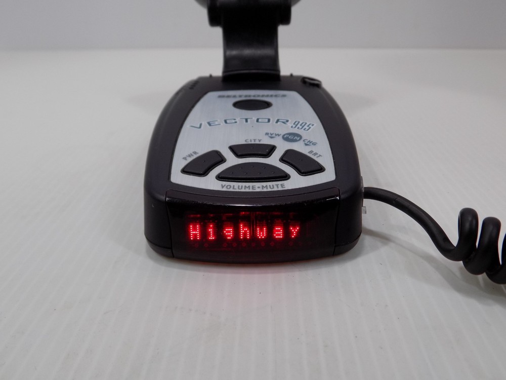 Beltronics Vector 995 Radar Laser Detector & Power Cord Mount WORKS