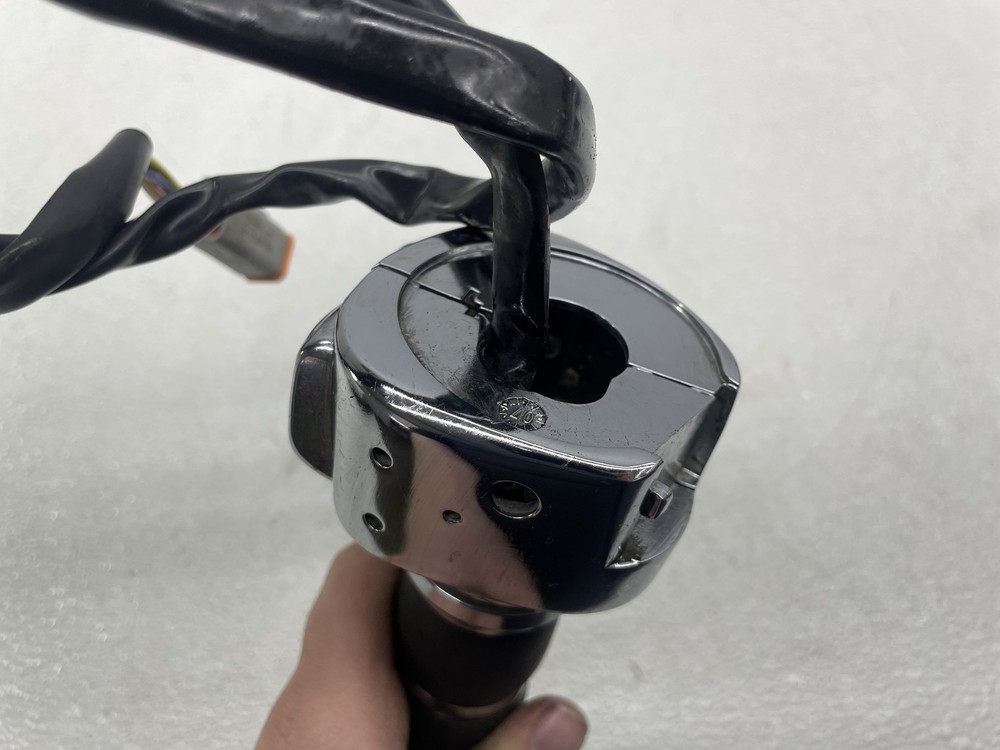 06-11 HARLEY-DAVIDSON DYNA SUPER GLIDE CUSTOM FXDCI LEFT CONTROL SWITCH