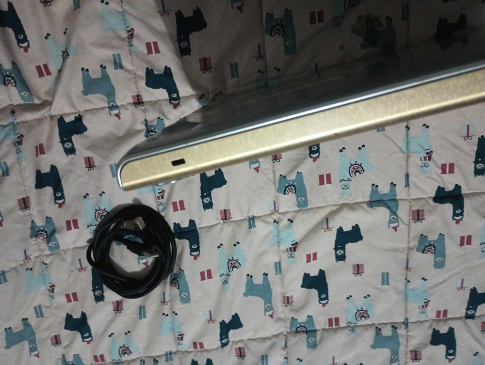 Akai Professional MPC Studio Gold Production Controller(E1789)