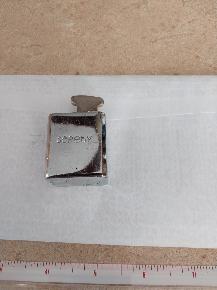 Wall safe lock and key by Safety Vintage