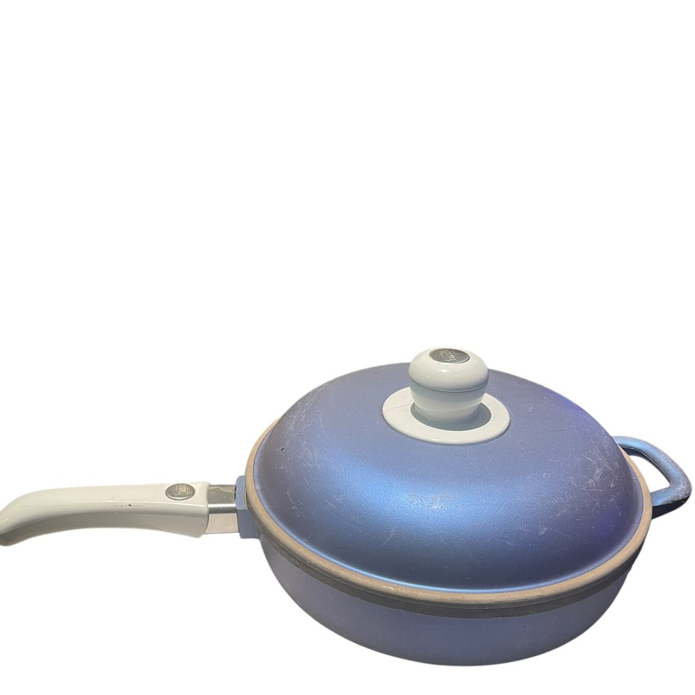 Genuine Essen Sarten 2926/3 Cast iron lined brass handle Blue.
