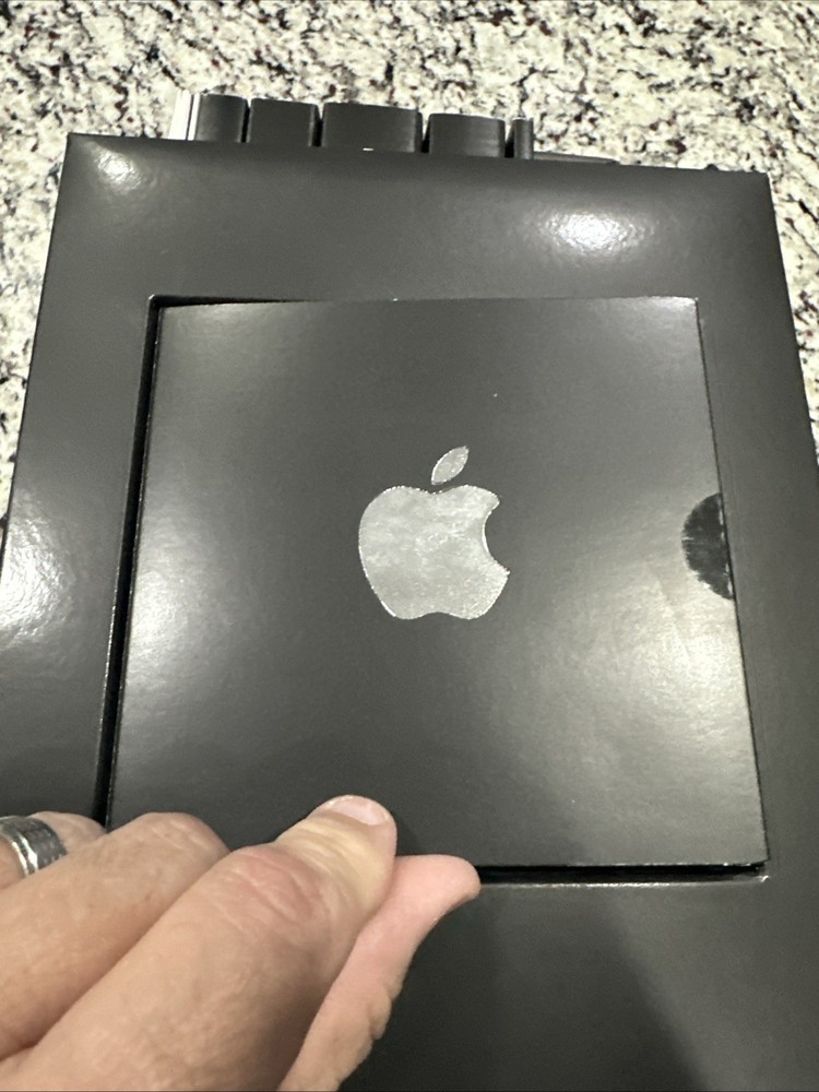 Apple Final Cut Studio 2 Editing Software Complete with Manuals & 9 Cd’s