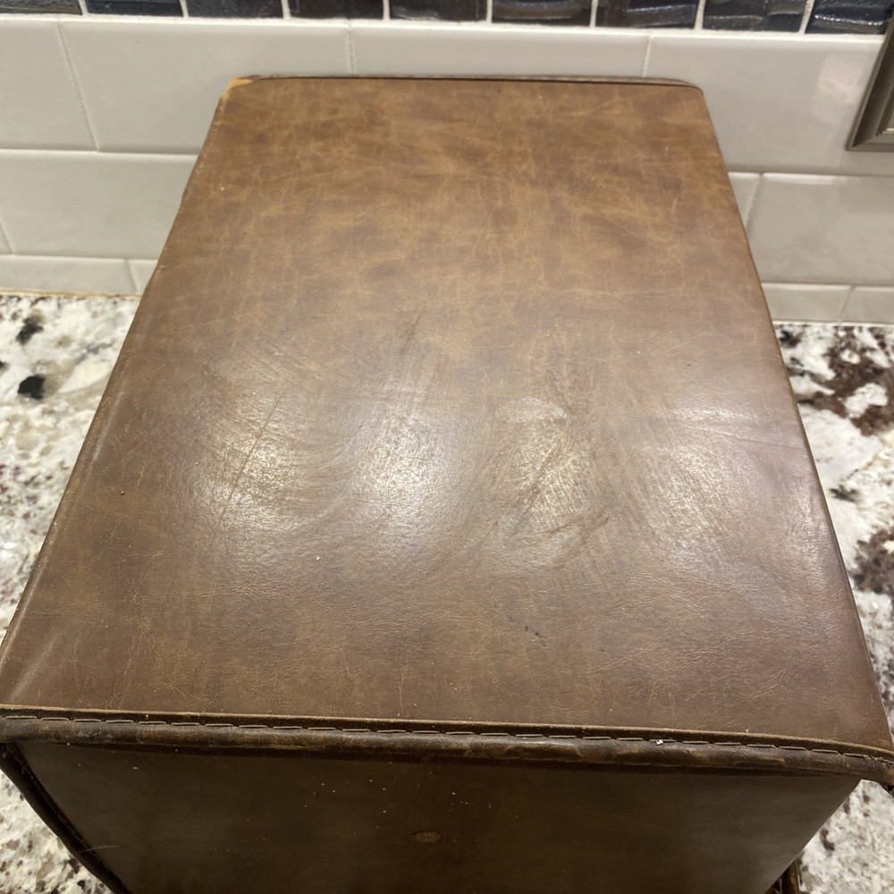 Service MFG Co - CASSETTE STORAGE CASE - HOLDS 60 - Brown Suitcase Briefcase