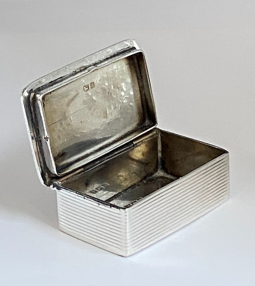 Vintage Heavy Solid Silver Pie Crust Engine Turned Pill Snuff Box Ribbed Sides