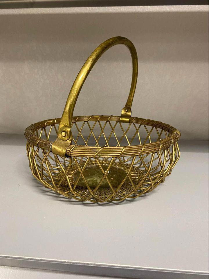 Vintage Solid 9” Brass Metal Basket with Handle 224