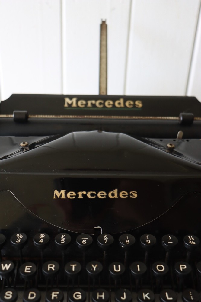 Antique MERCEDES Typewriter - Excellent Working Condition **** German Made ****