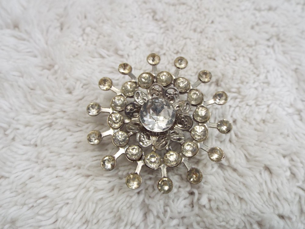 Silvertone Rhinestone Burst Pin (J4)