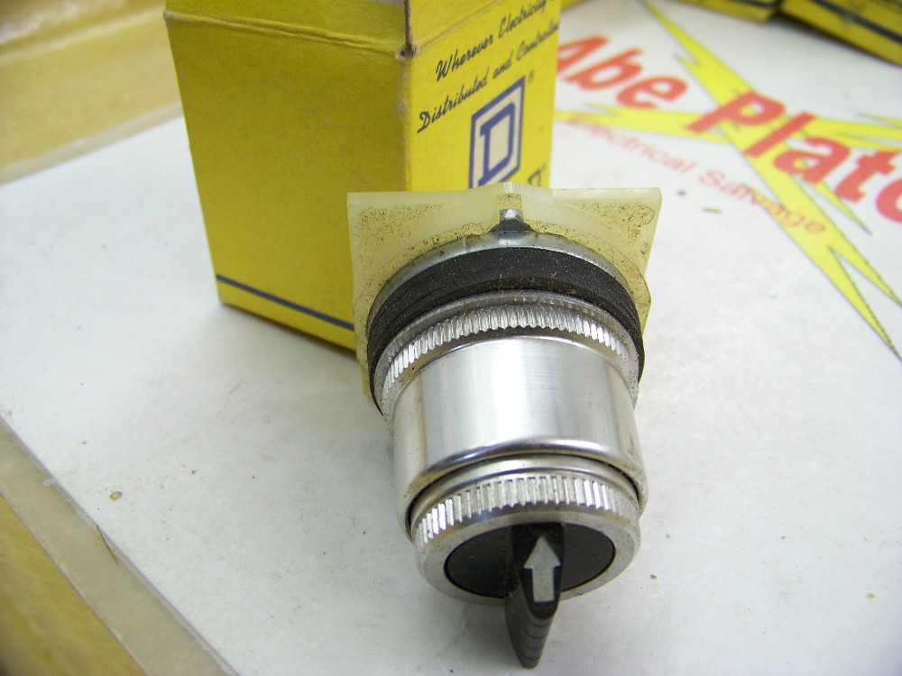 Square D 3 position Selector Switch black knob