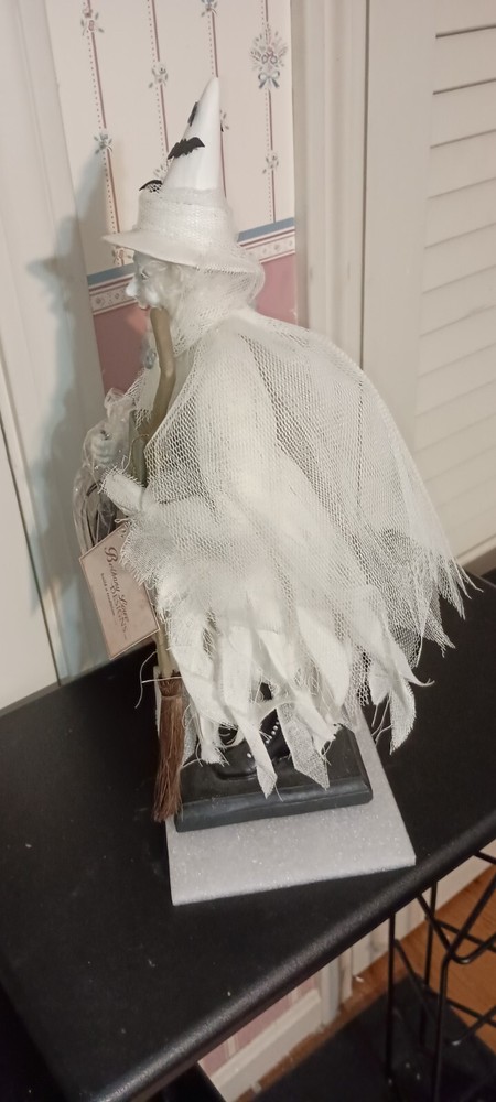 BETHANY LOWE HALLOWEEN GHOSTLY WITCH FIGURINE-NEW 2025