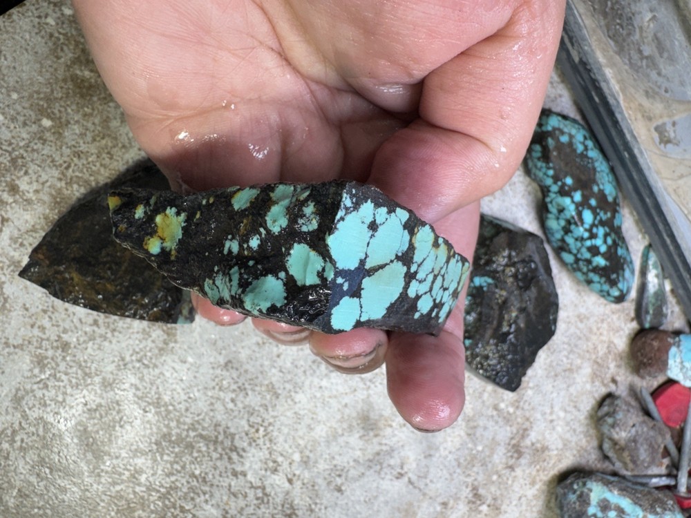 Stabilized hubei turquoise rough nice color and pattern
