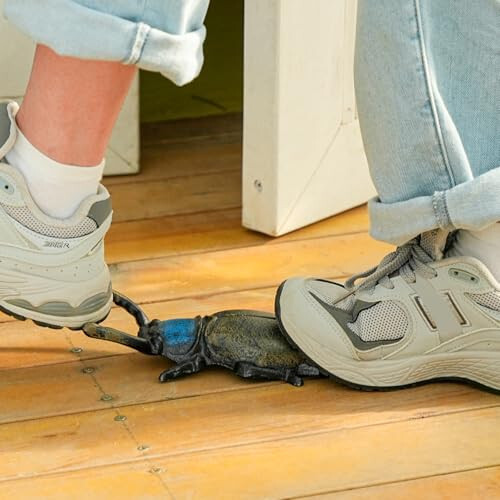 Sungmor Cast Iron Boot Jack Rustic Beetle Garden Decor Statue Boot Remove Helper