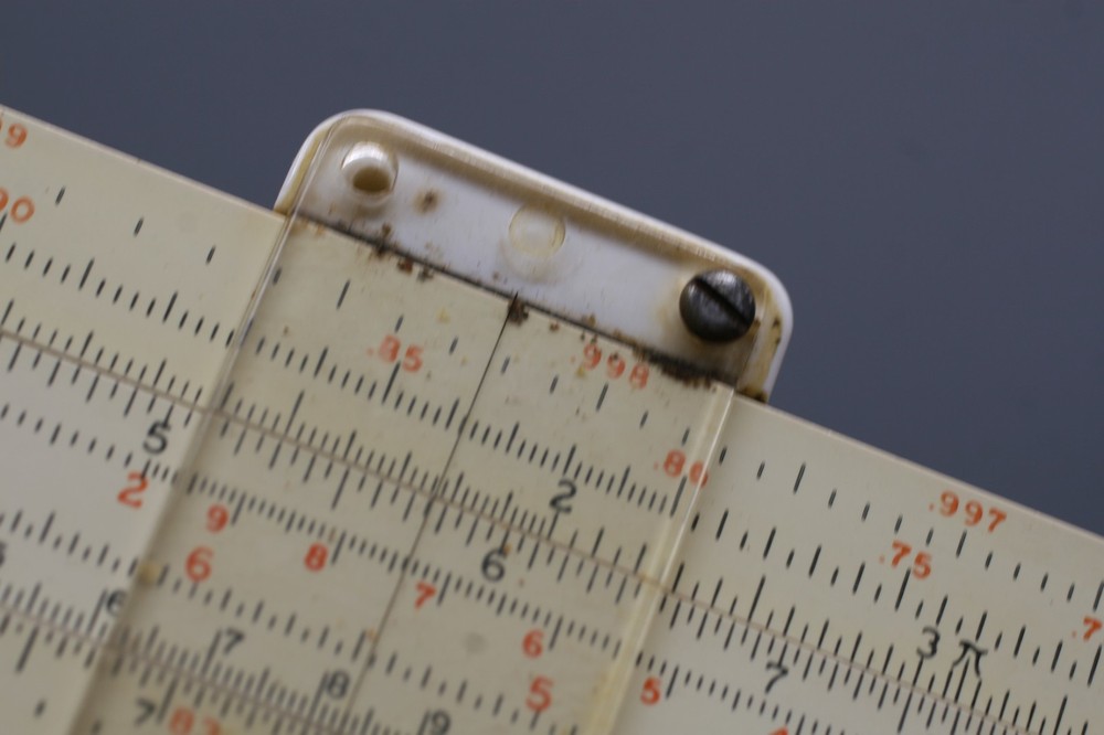 COMPASS No. SR-909 Slide Rule with Case B1