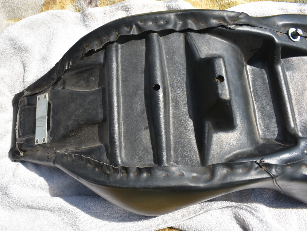 Harley Davidson Shovelhead / Evolution Touring Seat PN 52151-83 - 86