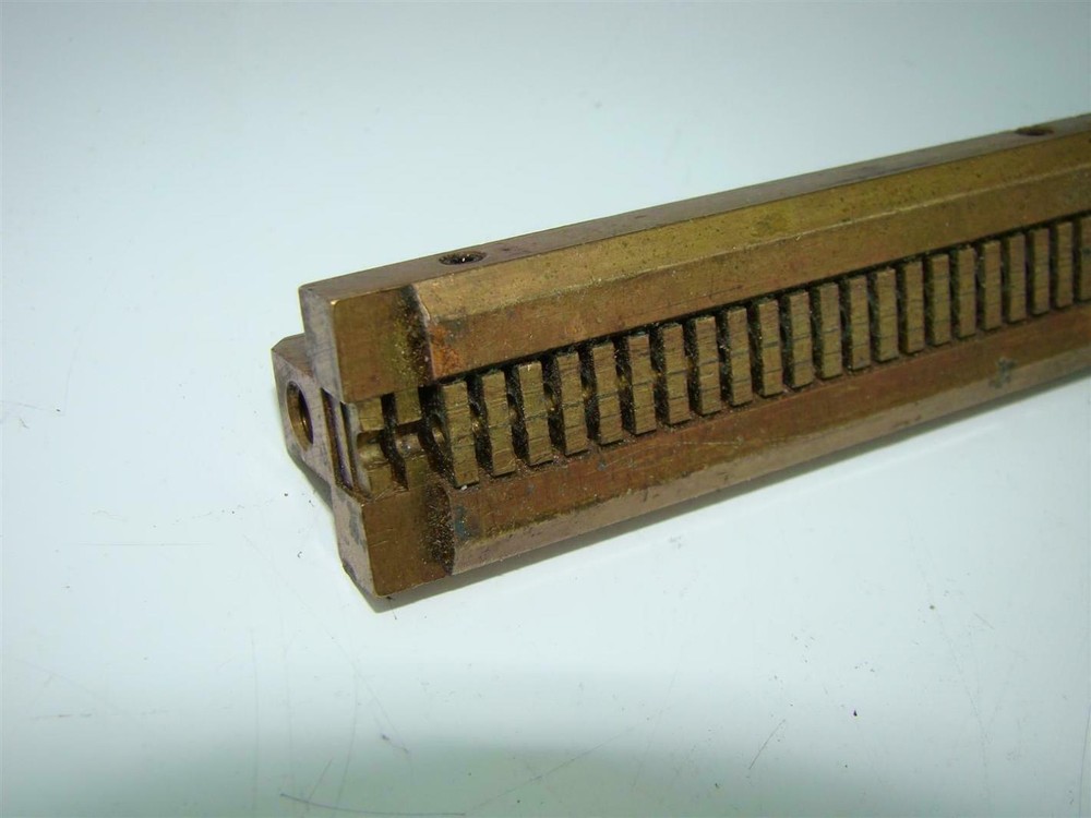 Small Specialty Vise Belt Lacer