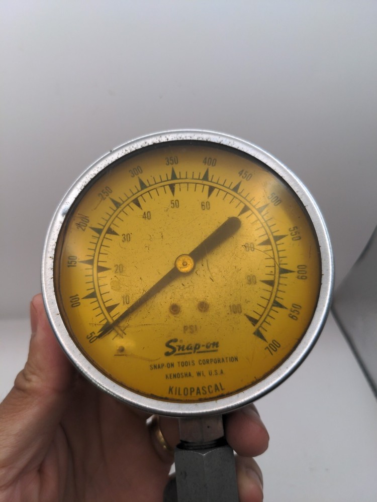 Vintage Snap on Tools 700 Kilopascal 100 PSI Compression Tester