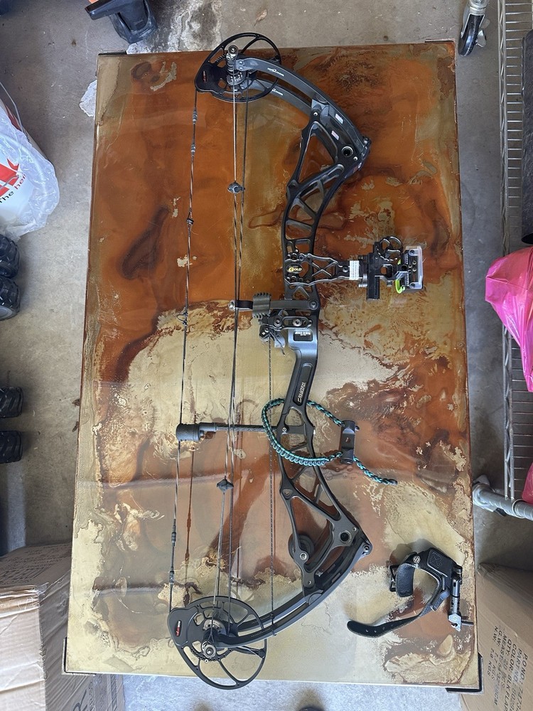 Bowtech Realm X Compound Bow Black Aluminum Right Hand with Accessories