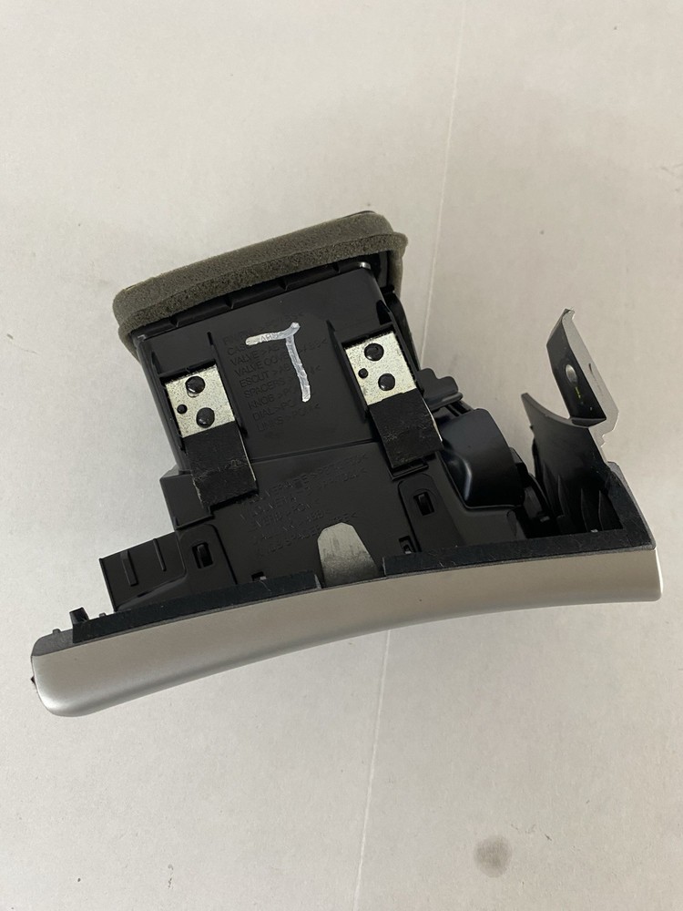 2013 - 2019 NISSAN SENTRA FRONT DRIVER DASH AIR VENT
