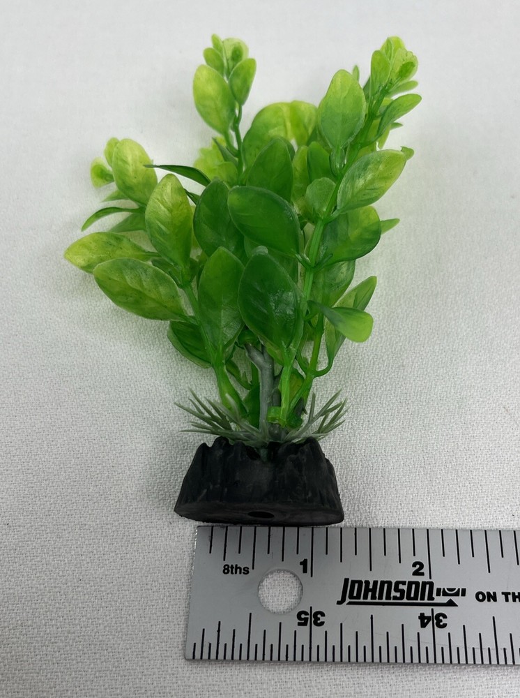 2PC Xunyee Plastic Aquarium Plants