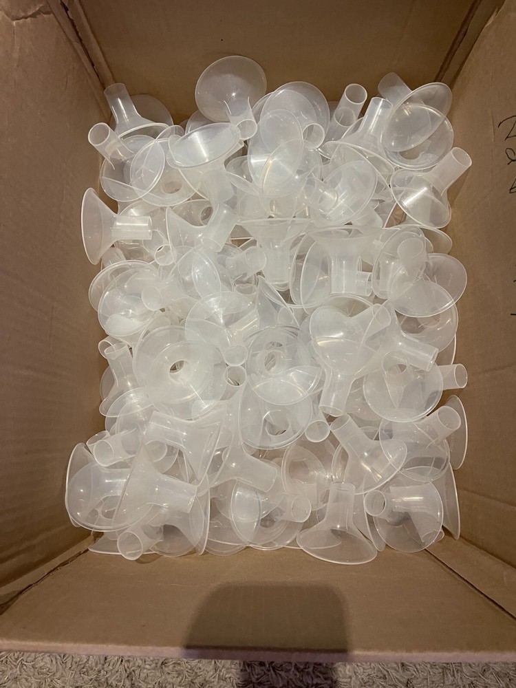 100 pair ( 200 single shields) Medela breast shield - 24 mm