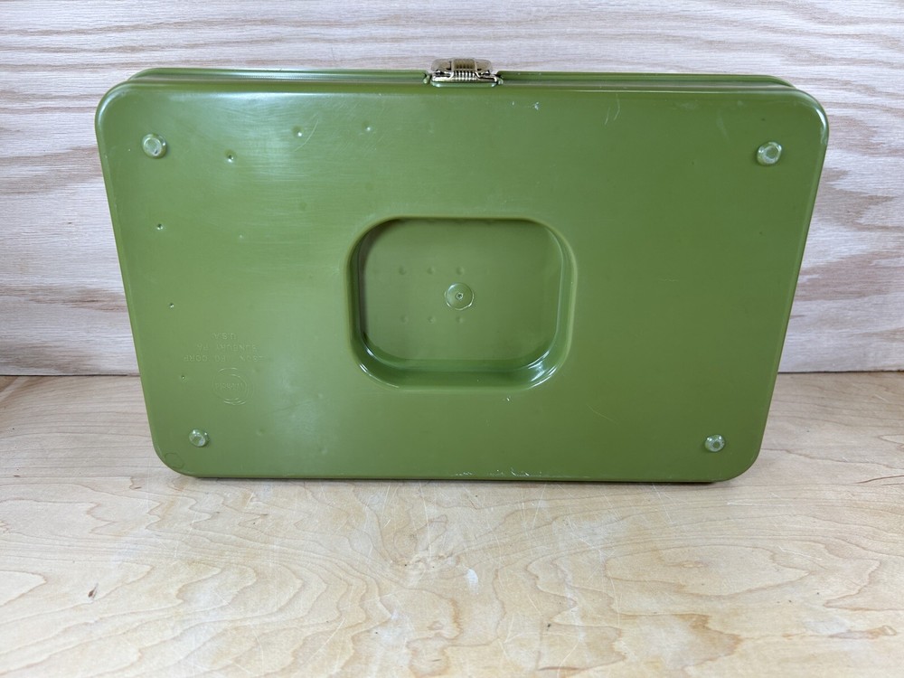 Vintage Plastic WIL-HOLD Wilson Green Sewing Thread Box Holder Spools Thread