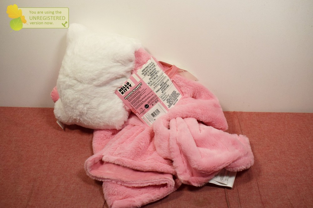 #Hello Kitty Kids' Hooded 30x50" Blanket*##