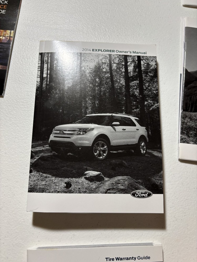 2014 Ford Explorer Owner's Manual OEM Set