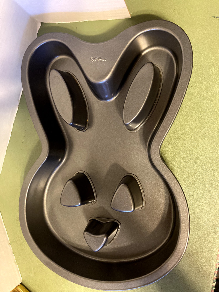 Wilton Bunny Cake Pan nonstick 12"
