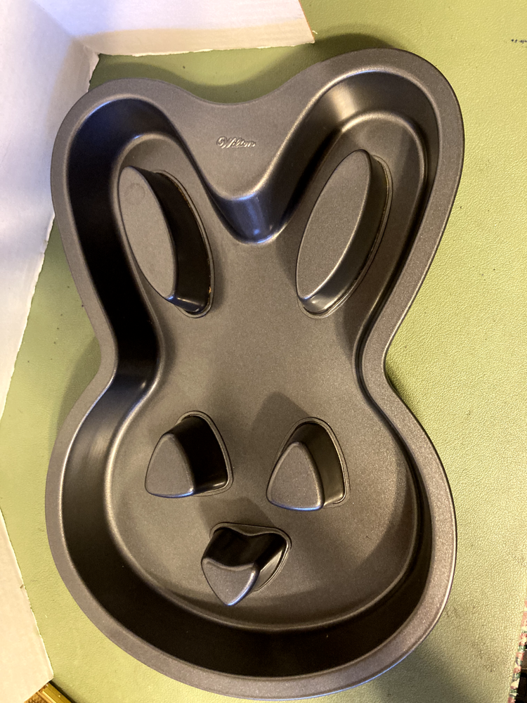 Wilton Bunny Cake Pan nonstick 12"