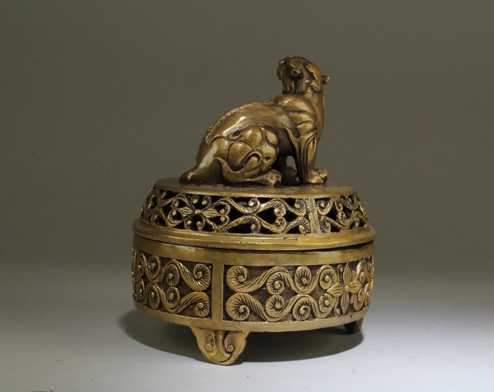 A Bronze Censer with lid. 'XuanDe' mark