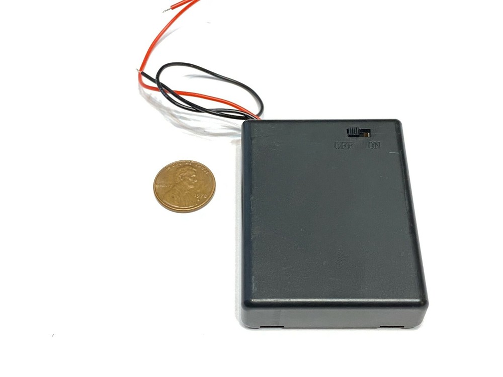 2 Pieces - 4 AAA Cell Enclosed Battery Holder Lid Cover ON/OFF Switch E1