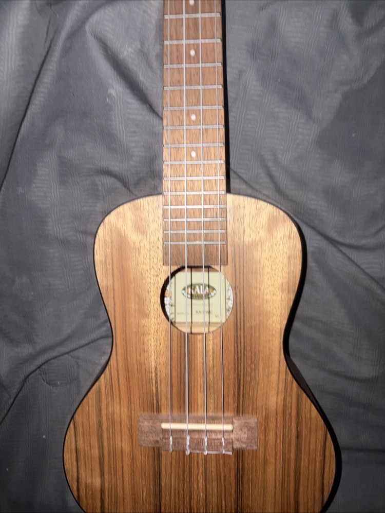 Kala KA-PWC Pacific Concert Ukulele Walnut