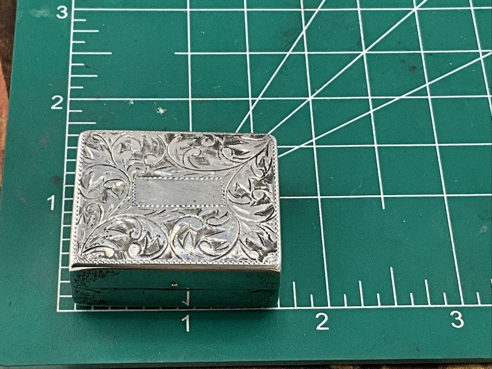 Vintage Sterling Repousse Snuff / Pill Box