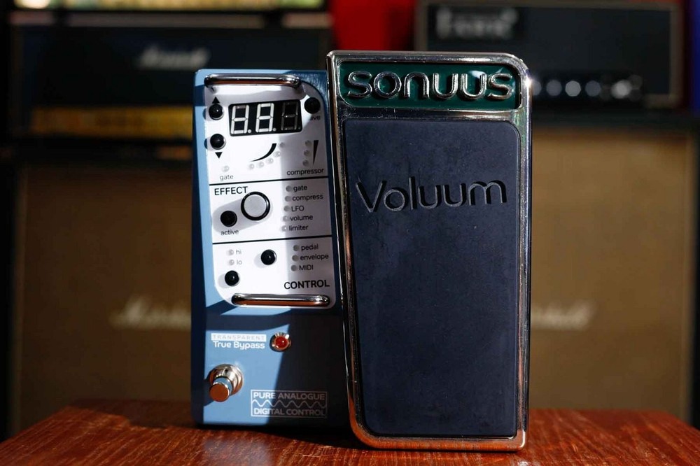 Sonuus Voluum Audio Loop Controller Used with Box and Manual