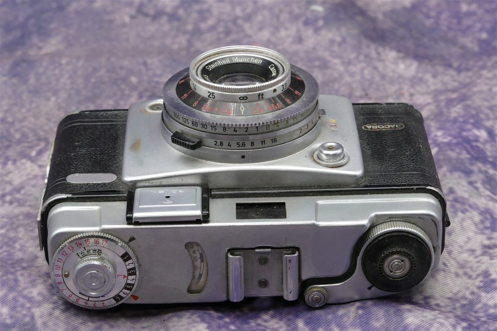 Dacora Super Dignette 35mm Viewfinder Camera (Meter Not Working)