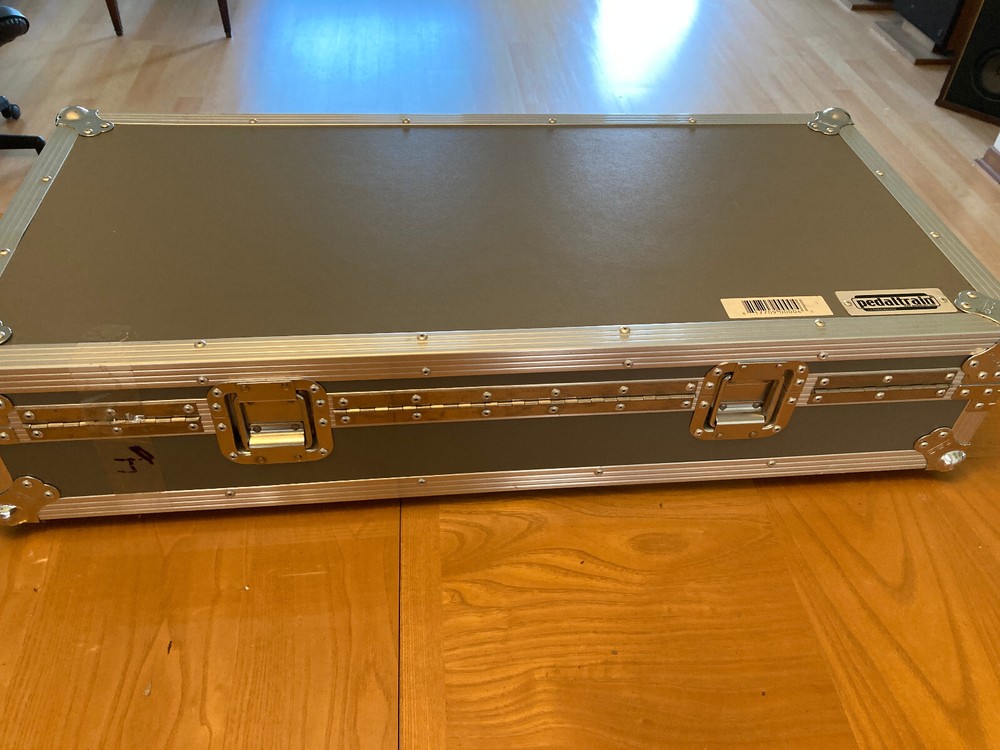 Pedaltrain PRO Pedal Board Case with LoopMaster 10