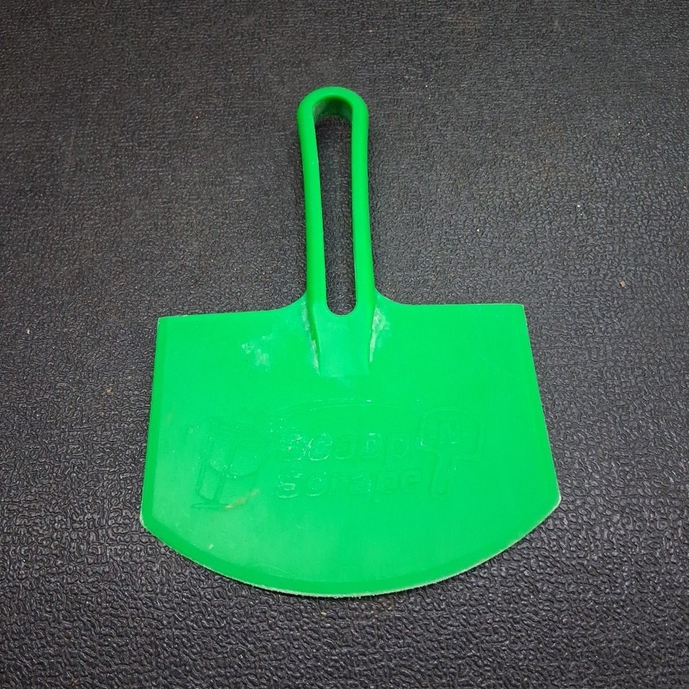 Scoop -N- Scrape Green Round Front Plastic Bucket Scraper