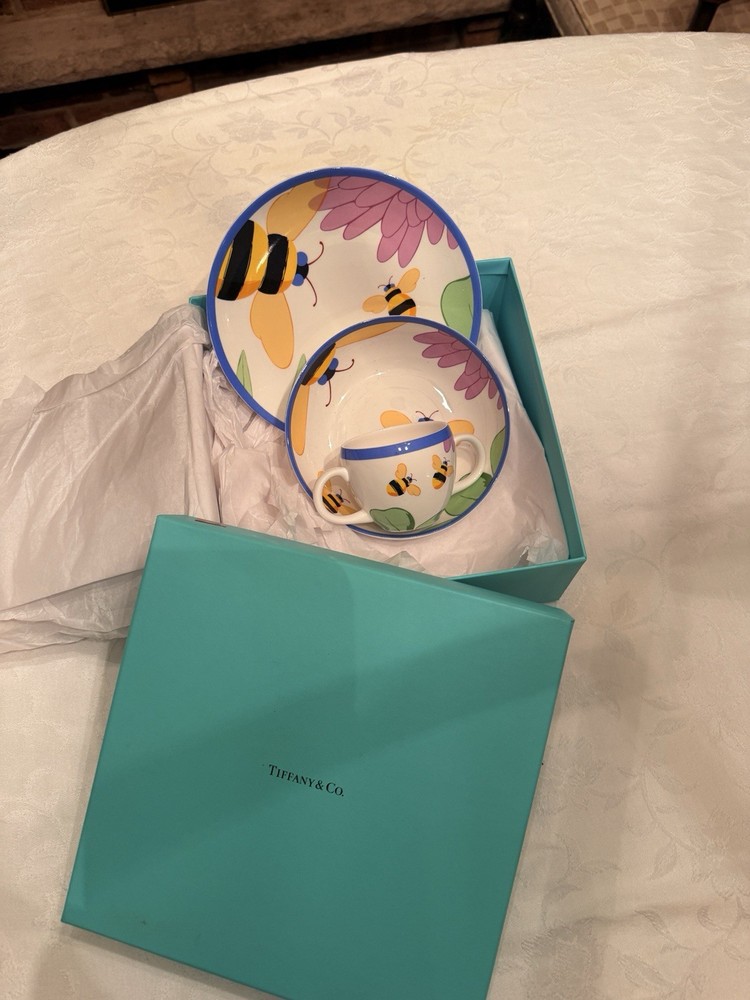 ✨ Tiffany & Co. “Buzz Buzz” Infant Dinner Set – 3-Piece with Original Box