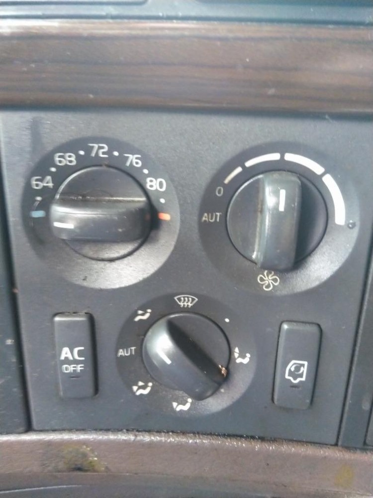 Replaces 2015 VOLVO VNL TEMPERATURE CONTROL ,  GA