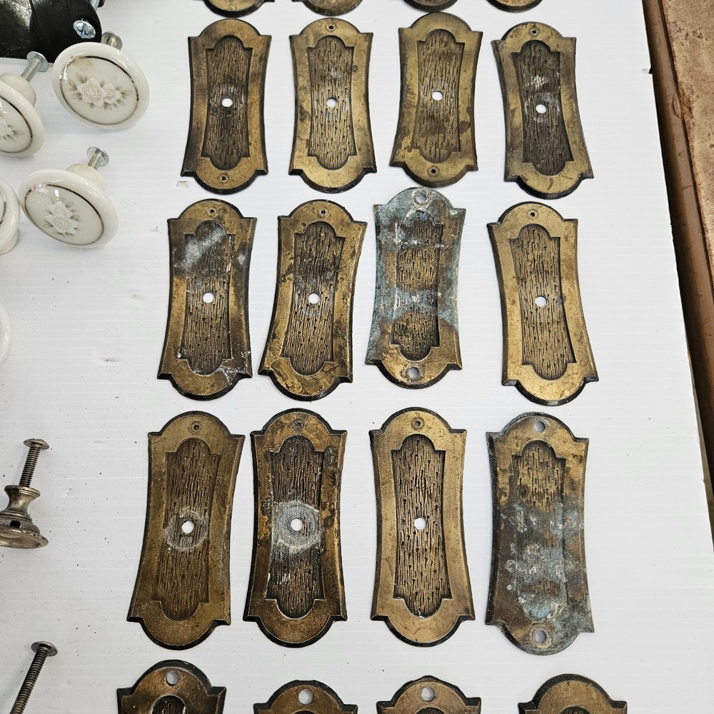 Large Lot Of Assorted Drawer Knobs And Pulls ( mixed lot)
