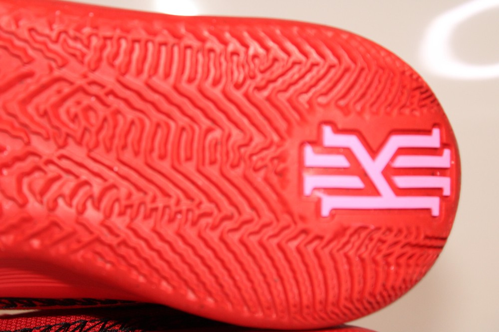 Nike Kyrie Flytrap 6 University Red DM1125-600