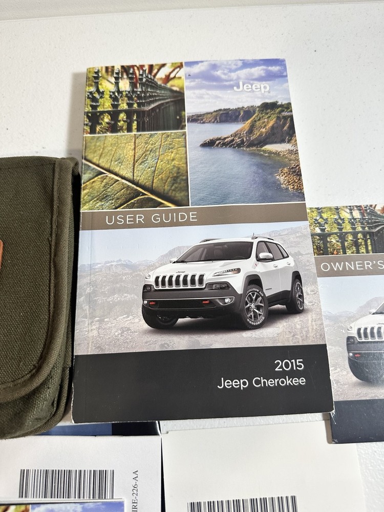 2015 Jeep Cherokee Owner's Manual Set
