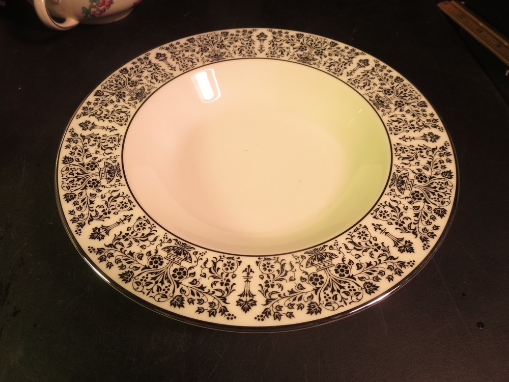 Noritake Elegante 8-1/8" Rimmed Soup Bowl