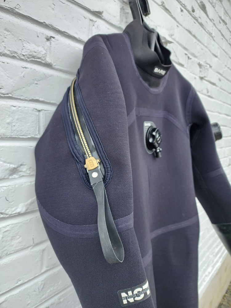 Bare D6 Pro Dry, Suit Diving